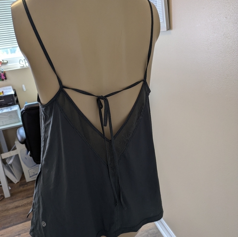Lululemon Final Count Tank Top Tie Back Gray Women's Workout Athletic 6 - Picture 3 of 8